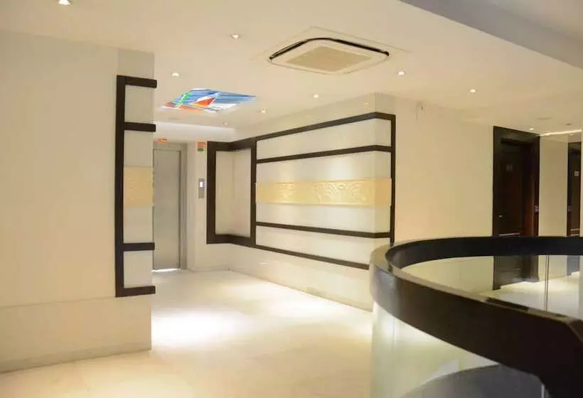 Fotos del hotel Godwin Deluxe:  17