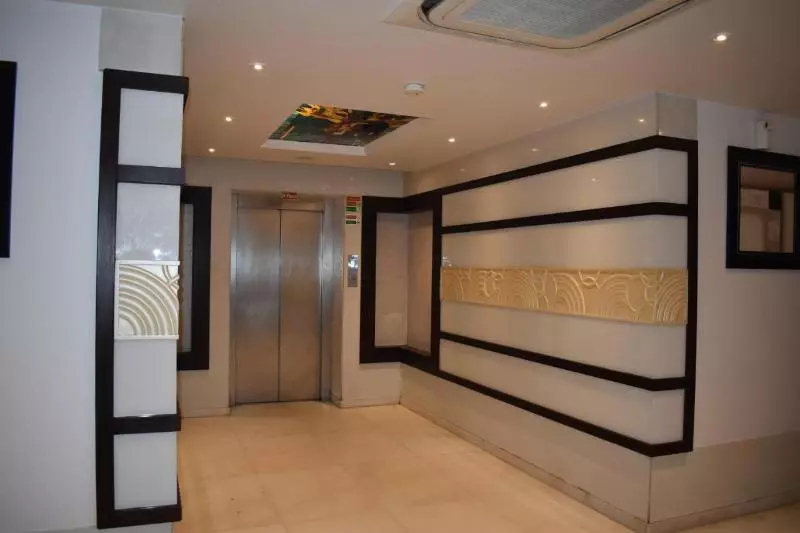 Fotos del hotel Godwin Deluxe:  23