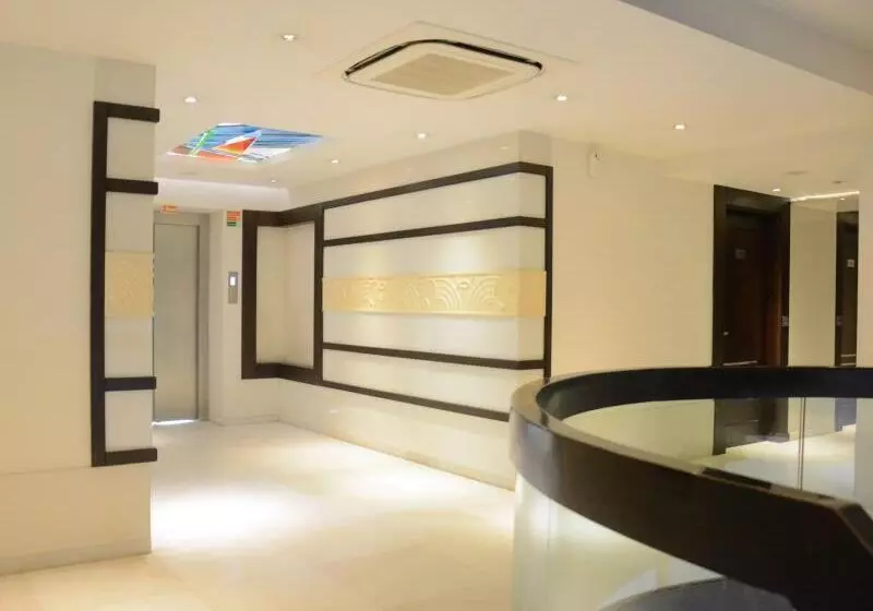 Fotos del hotel Godwin Deluxe:  24