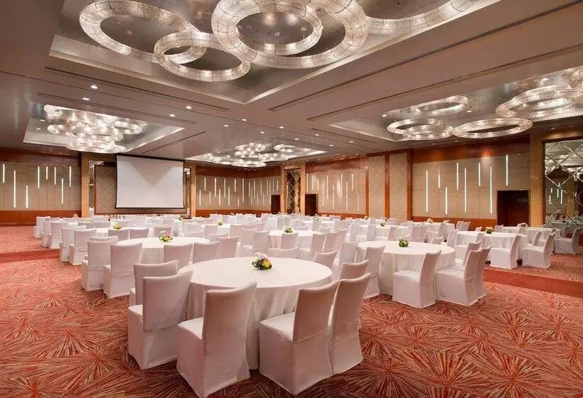 Fotos del hotel Sheraton Grand Bangalore  At Brigade Gateway:  12