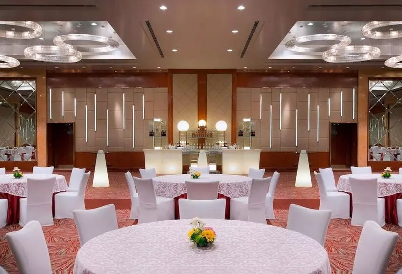 Fotos del hotel Sheraton Grand Bangalore  At Brigade Gateway:  13