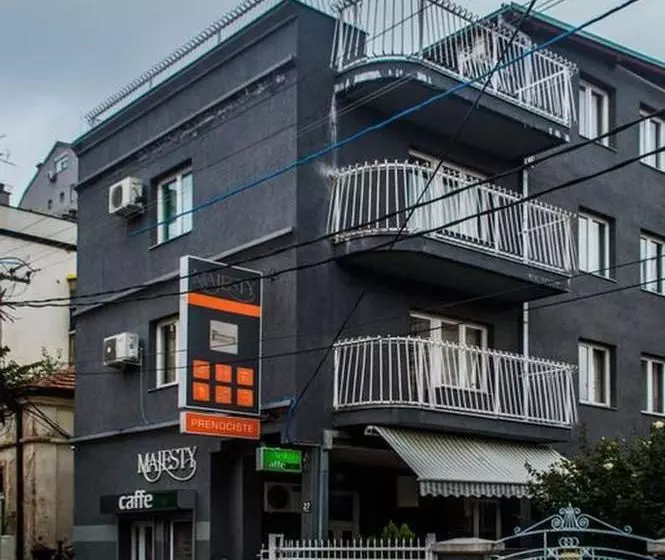 Fotos del hotel Guest Accommodation Majesty:  7