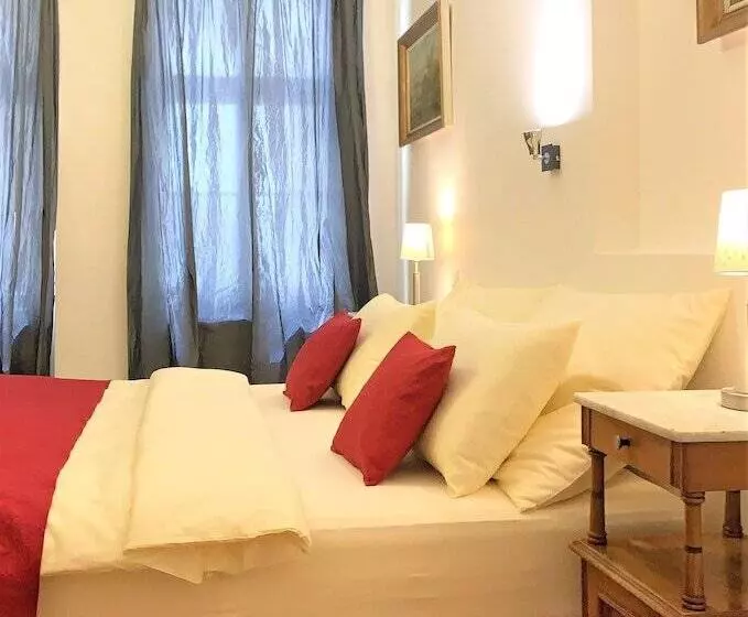 Fotos del hotel Small Luxury Palace Residence:  12