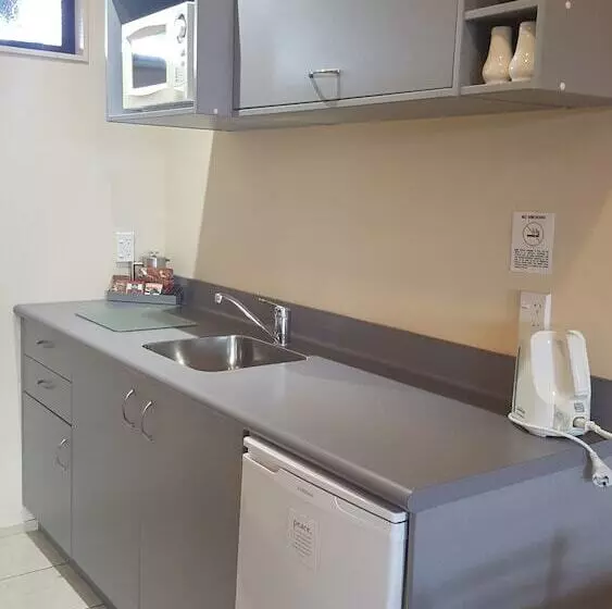 Fotos del hotel At The Rocks Motor Lodge:  7