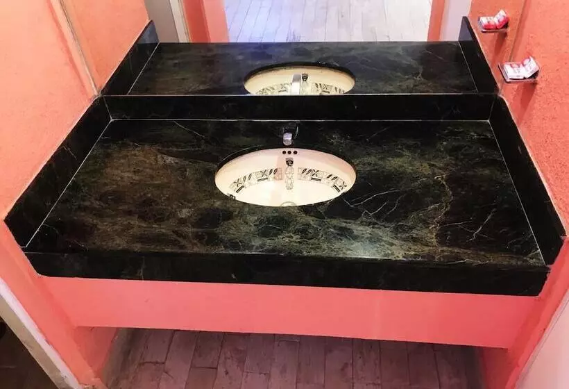 Fotos del hotel Canaima Suites:  5