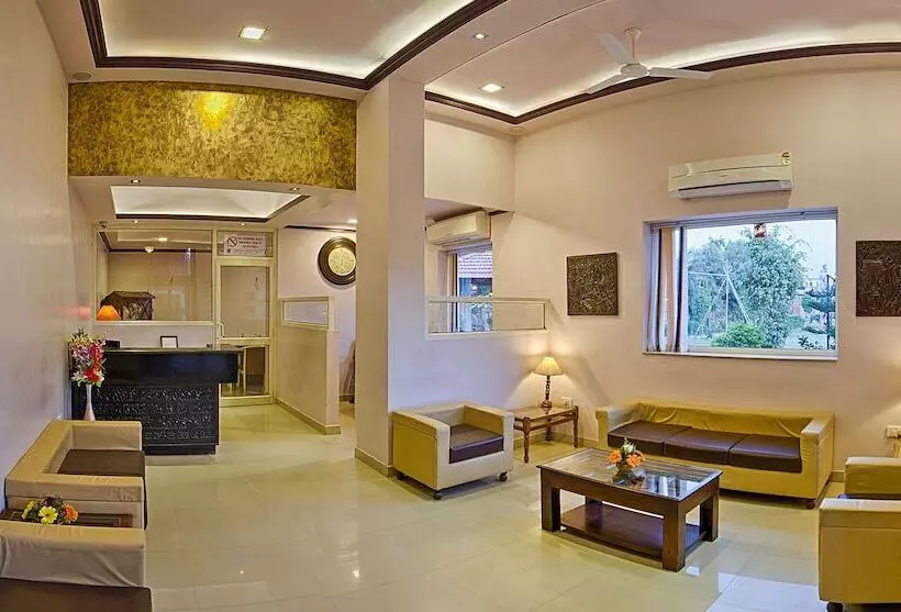 Fotos del hotel Niralidhani Ethnic Resort:  2