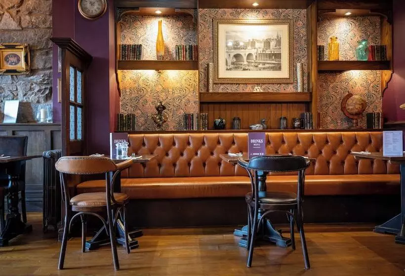 Fotos del hotel Hampton Hotel By Greene King Inns:  11