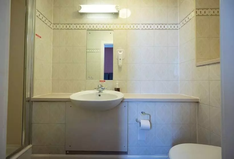 Fotos del hotel Hampton Hotel By Greene King Inns:  15