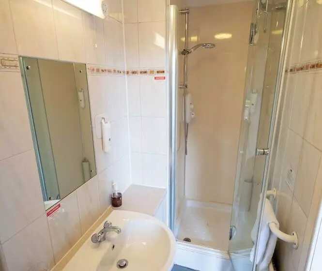 Fotos del hotel Hampton Hotel By Greene King Inns:  19