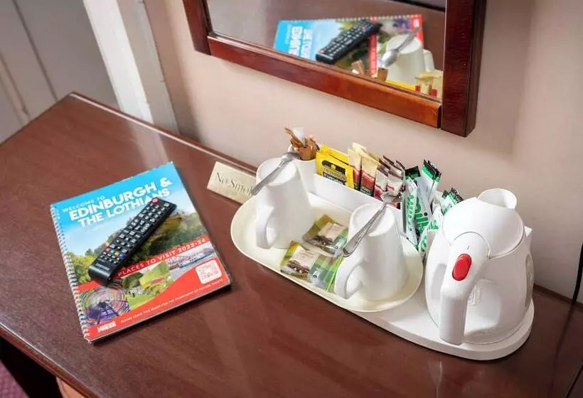 Fotos del hotel Hampton Hotel By Greene King Inns:  25