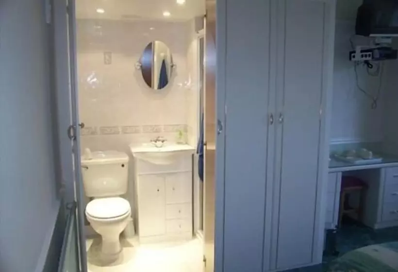 Fotos del hotel Alma Lodge Guest House:  4