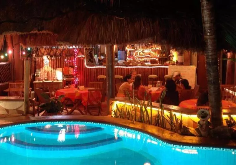 Fotos del hotel Cocos Cabañas:  4