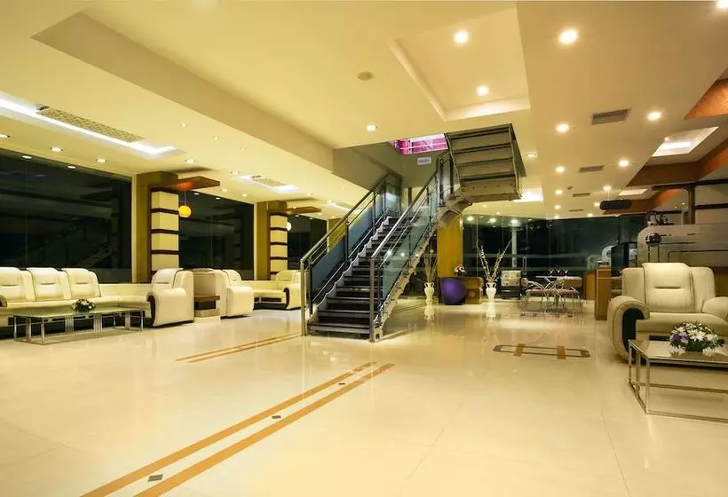 Fotos del hotel Nm Royale County:  5