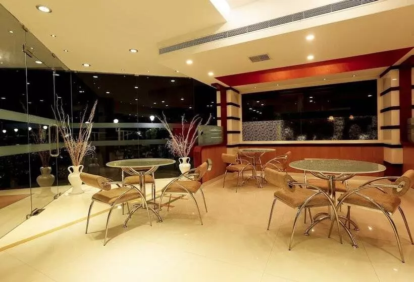 Fotos del hotel Nm Royale County:  17