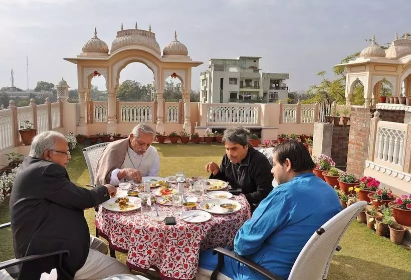 Fotos del hotel Om Niwas Suite:  15