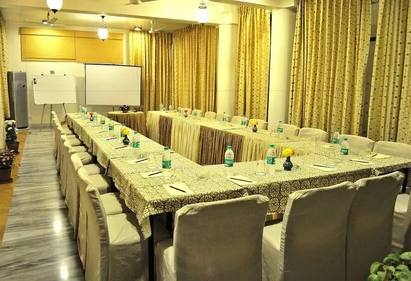 Fotos del hotel Om Niwas Suite:  4