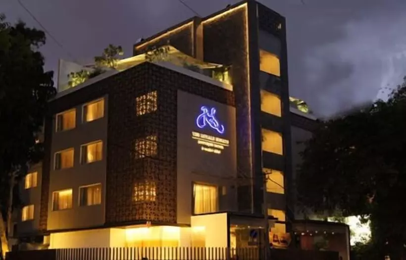 Fotos del hotel The Royale Senate Hebbal:  6