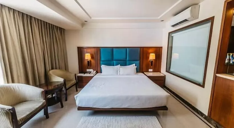 Fotos del hotel The Royale Senate Hebbal:  22