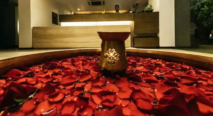 Fotos del hotel The Royale Senate Hebbal:  4