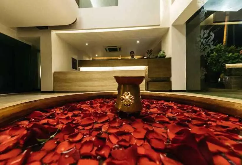 Fotos del hotel The Royale Senate Hebbal:  9