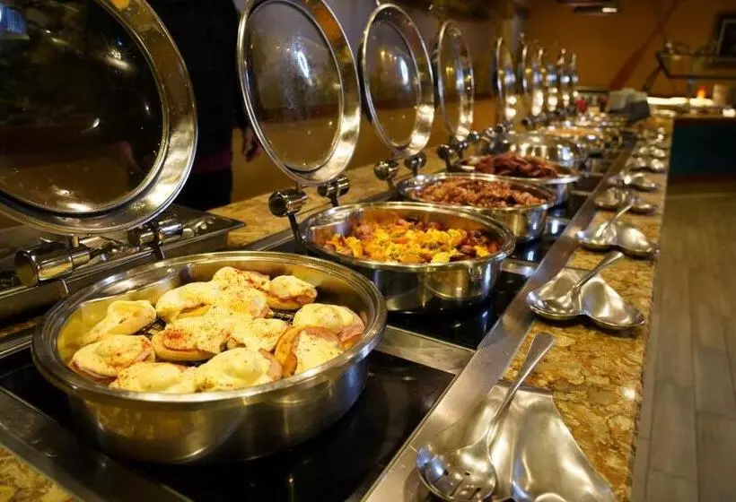 Fotos del hotel The Royale Senate Hebbal:  5