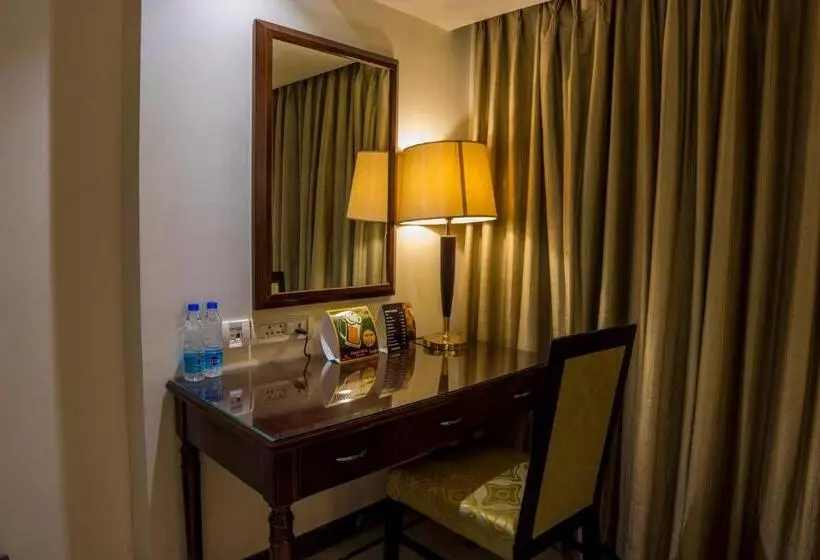 Fotos del hotel The Royale Senate Hebbal:  24