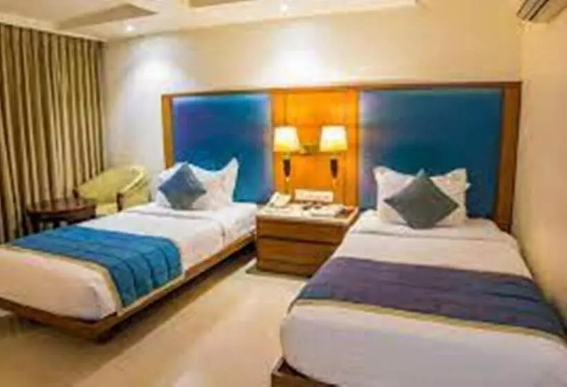 Fotos del hotel The Royale Senate Hebbal:  14