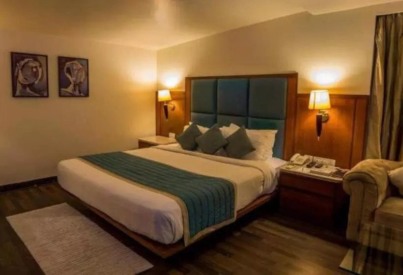 Fotos del hotel The Royale Senate Hebbal:  20