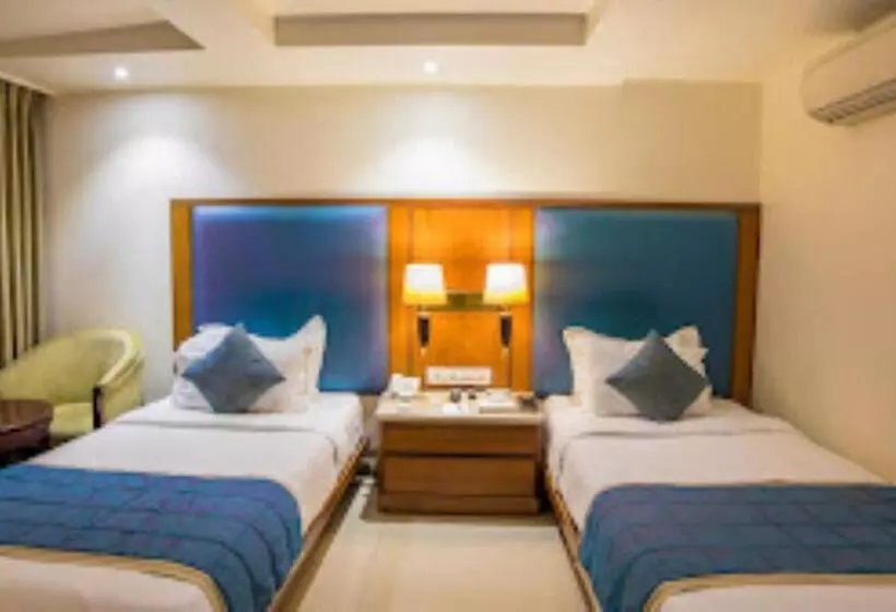 Fotos del hotel The Royale Senate Hebbal:  18