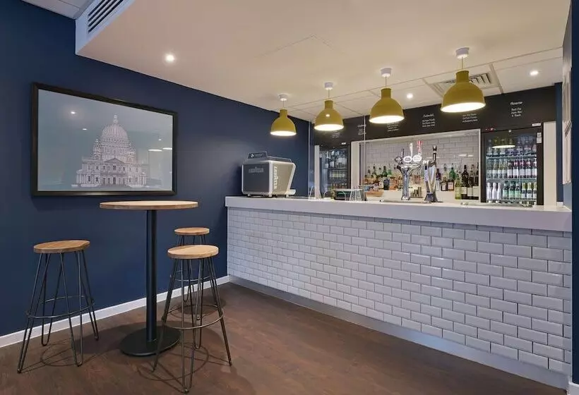 Fotos del hotel Travelodge London Stratford:  15