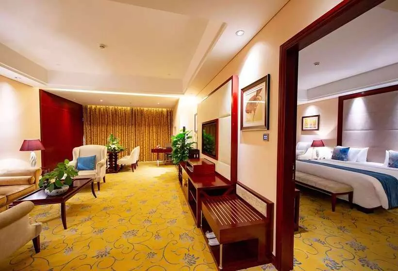 Fotos del hotel Howard Johnson Tropical Garden Plaza Kunming:  2