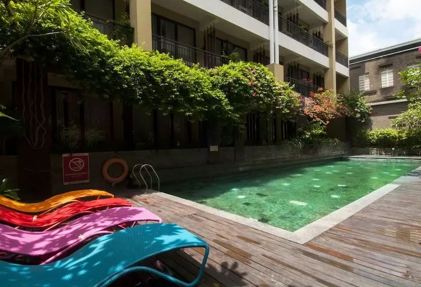 100 Sunset Kuta Hotel & Ballroom