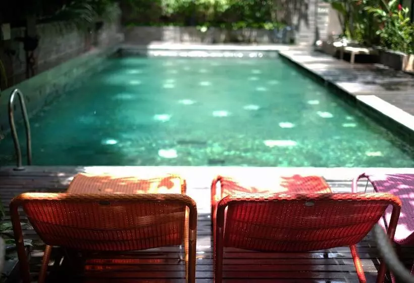 Fotos del hotel 100 Sunset Kuta Hotel & Ballroom:  8