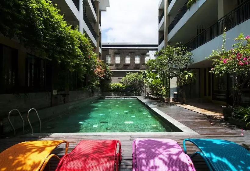 Fotos del hotel 100 Sunset Kuta Hotel & Ballroom:  14