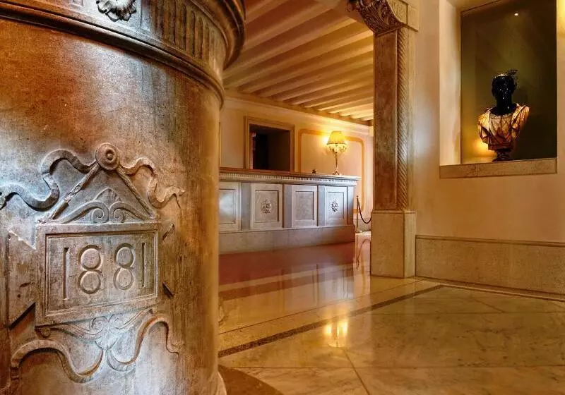 Fotos del hotel Ai Reali  Small Luxury Hotels Of The World:  12