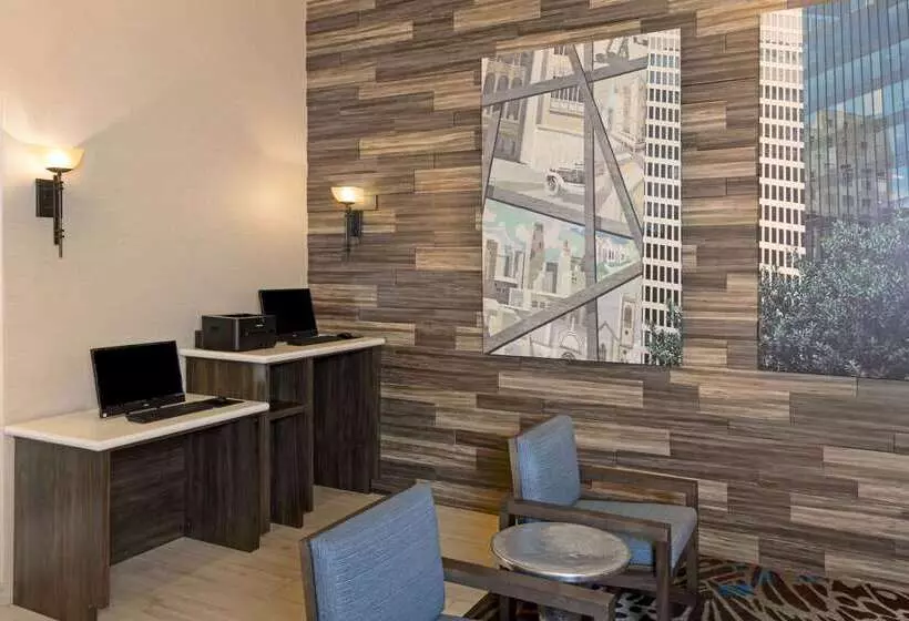 Fotos del hotel La Quinta By Wyndham Houston Energy Corridor:  17