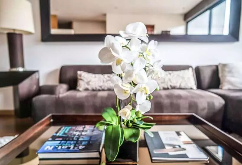 Fotos del hotel 93 Luxury Suites & Residences:  22