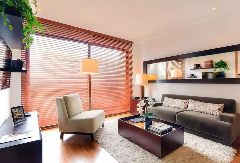 Fotos del hotel 93 Luxury Suites & Residences:  20