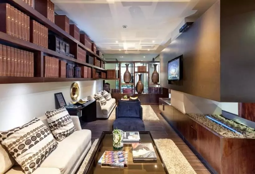 Fotos del hotel 93 Luxury Suites & Residences:  7