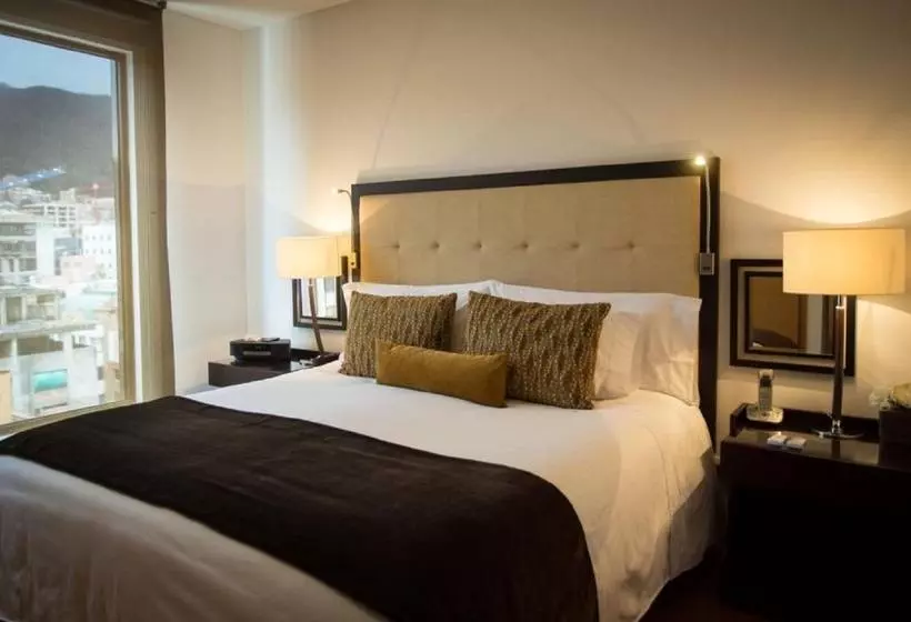 Fotos del hotel 93 Luxury Suites & Residences:  14