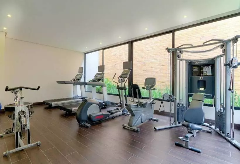 Fotos del hotel 93 Luxury Suites & Residences:  2