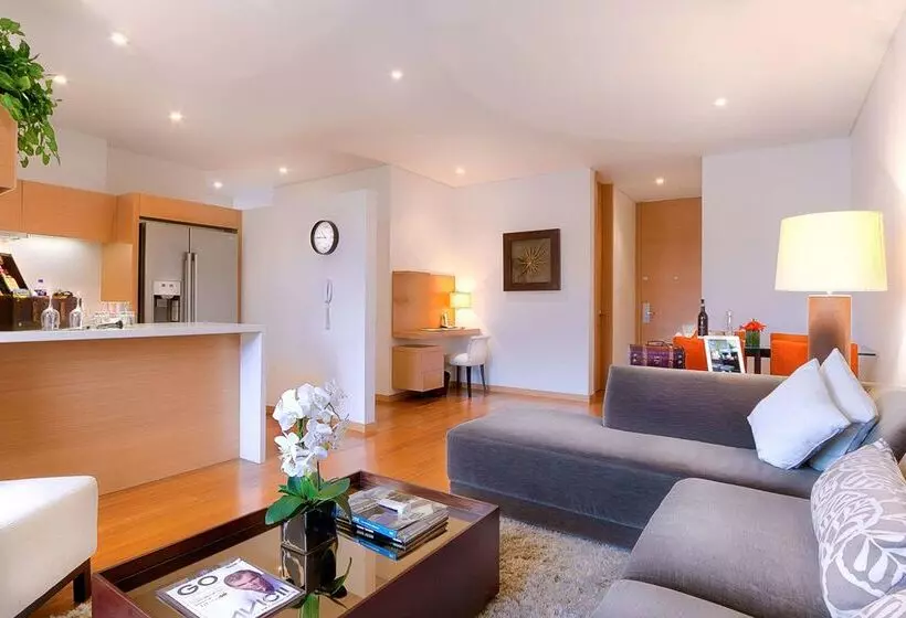 Fotos del hotel 93 Luxury Suites & Residences:  23