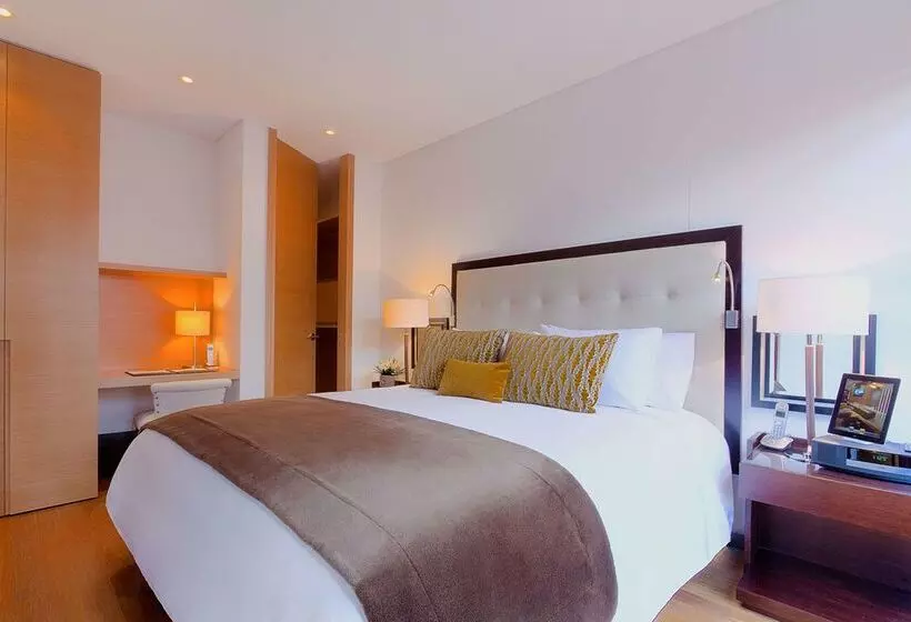 Fotos del hotel 93 Luxury Suites & Residences:  16