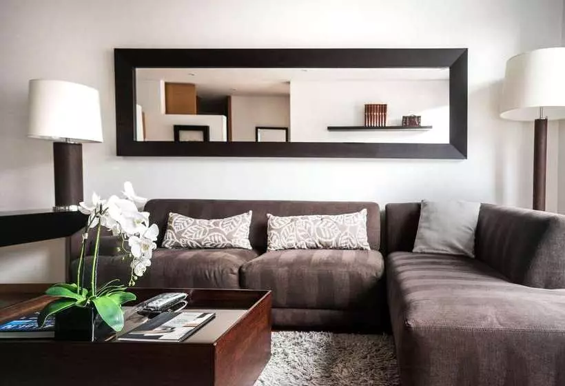 Fotos del hotel 93 Luxury Suites & Residences:  12