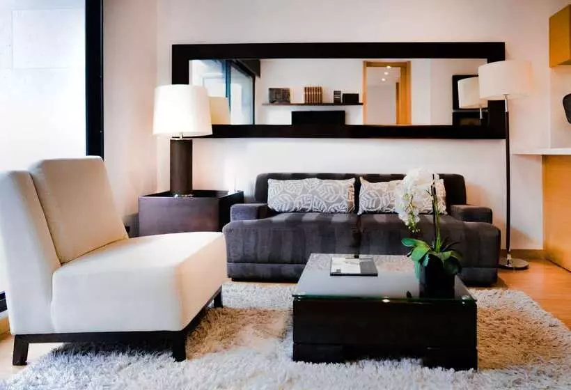 Fotos del hotel 93 Luxury Suites & Residences:  17