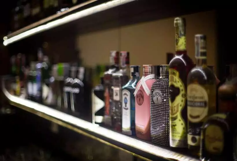 Fotos del hotel 93 Luxury Suites & Residences:  3