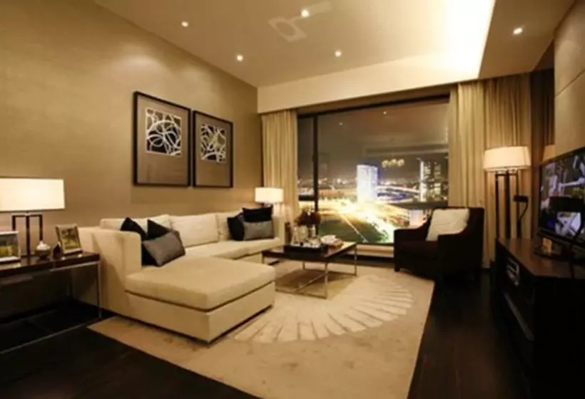 Estay Residence Poly World Trading Center