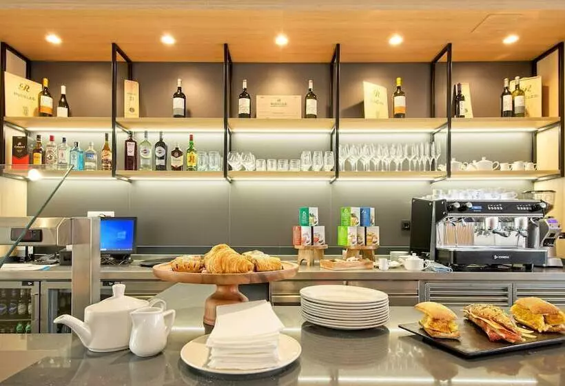 Fotos del hotel Dwo Yuste Alcalá:  23