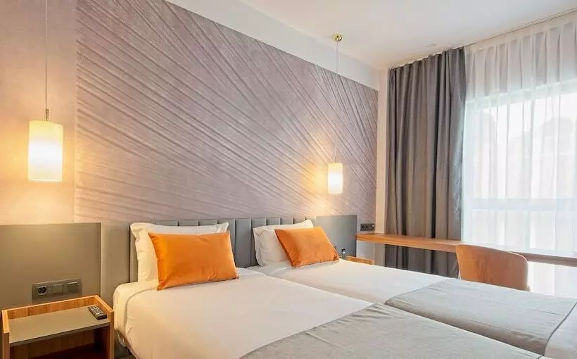 Fotos del hotel Dwo Yuste Alcalá:  30