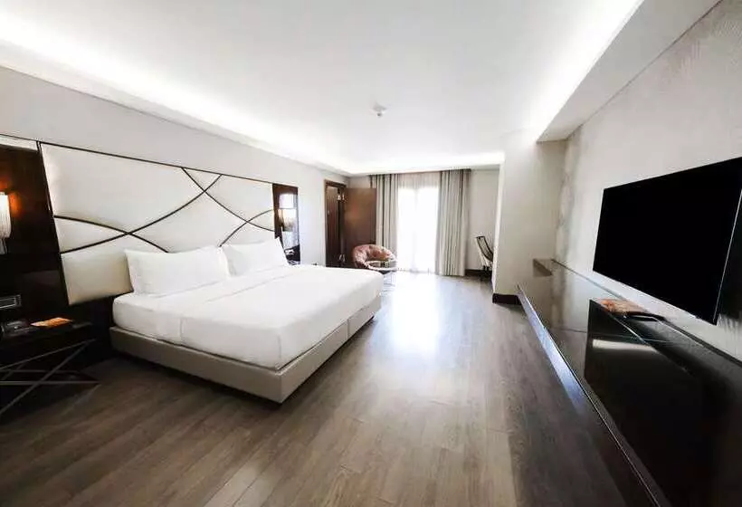 Doubletree By Hilton Istanbul Esentepe